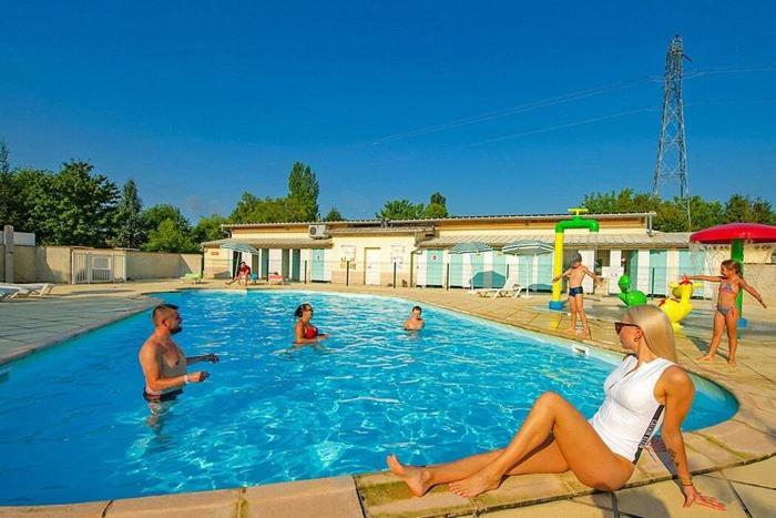 ホテル Le Muscat Boofzheim エクステリア 写真